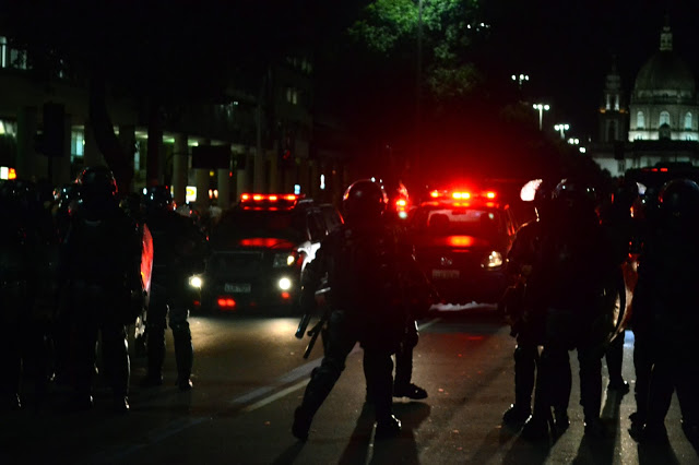 ‘Passagem alta não, queremos qualidade no busão!’