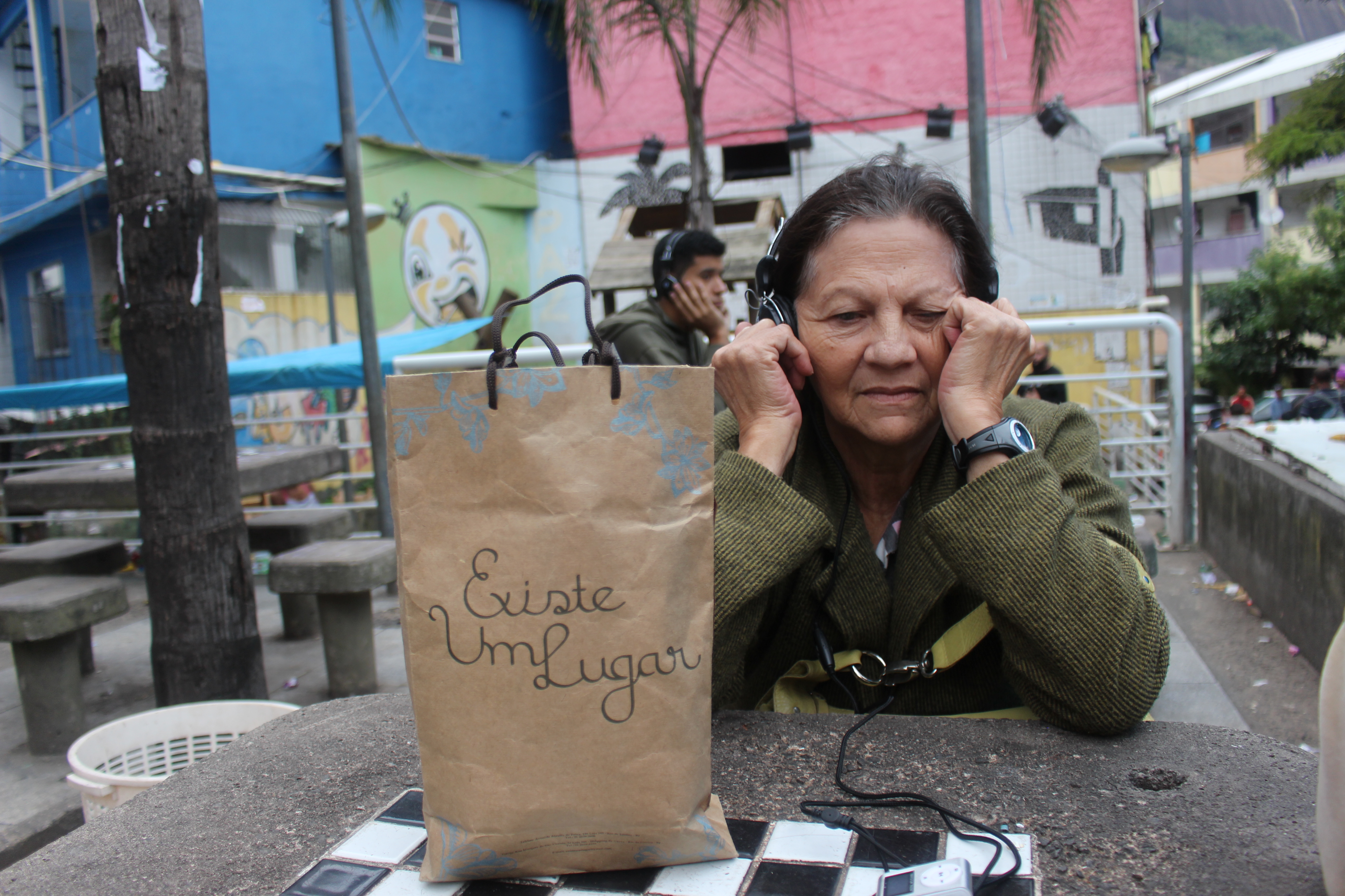 Museu da Rocinha realiza ação sonora-visual na praça