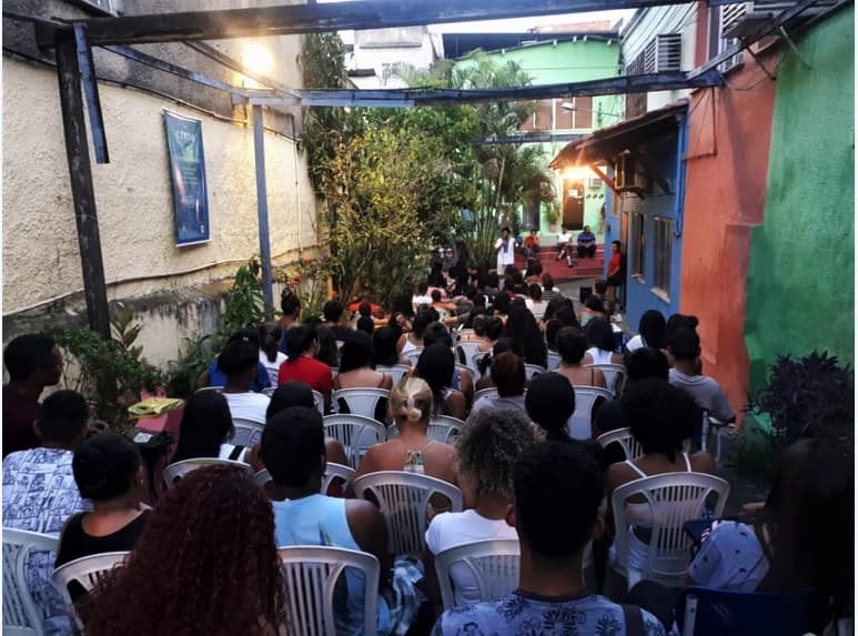 Centro de Estudos e Ações Solidárias da Maré (CEASM): sua história de (re)existência e a construção de uma memória de lutas