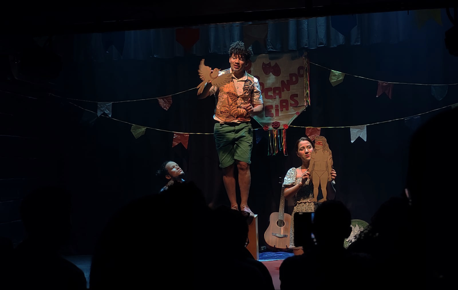 Mareenses criam peça infantil e conquistam prêmio de festival teatral