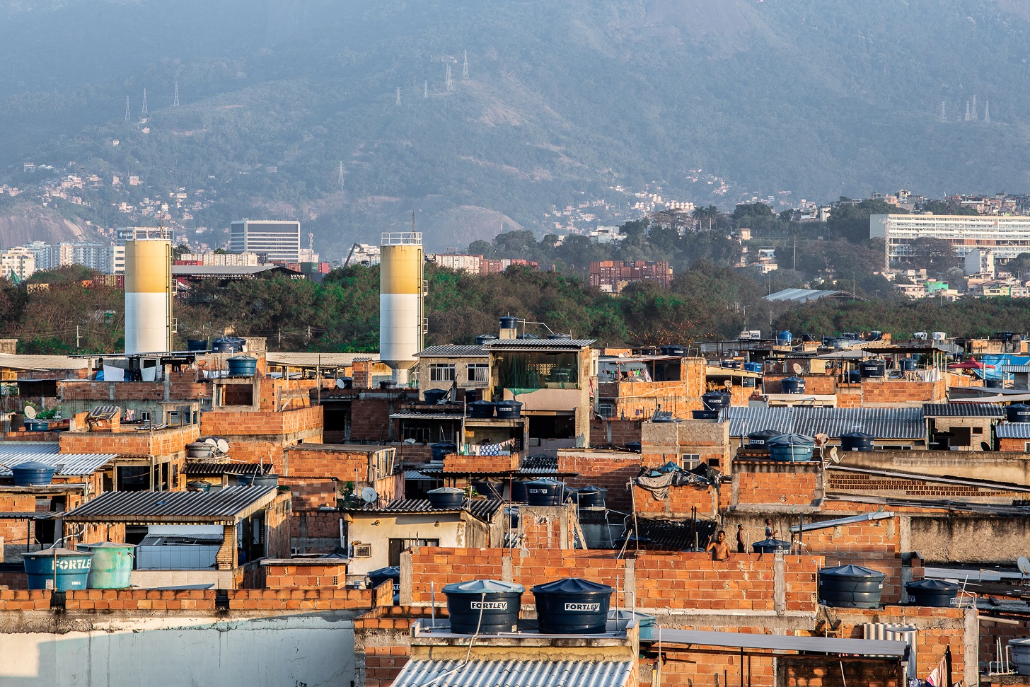 Cobrança de água levanta dúvidas na Maré