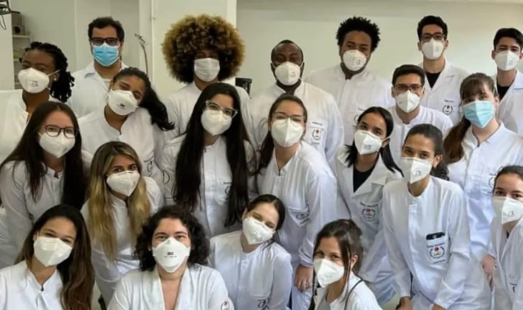 Dez anos da Lei de Cotas e os desafios que permanecem para estudantes favelados