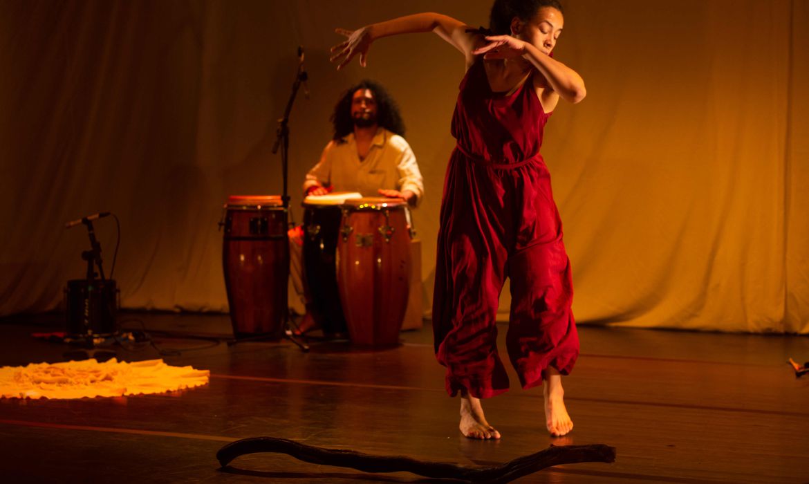 Sesc RJ abre edital de R$ 850 mil para artistas negros; inscrições vão até 31 de julho