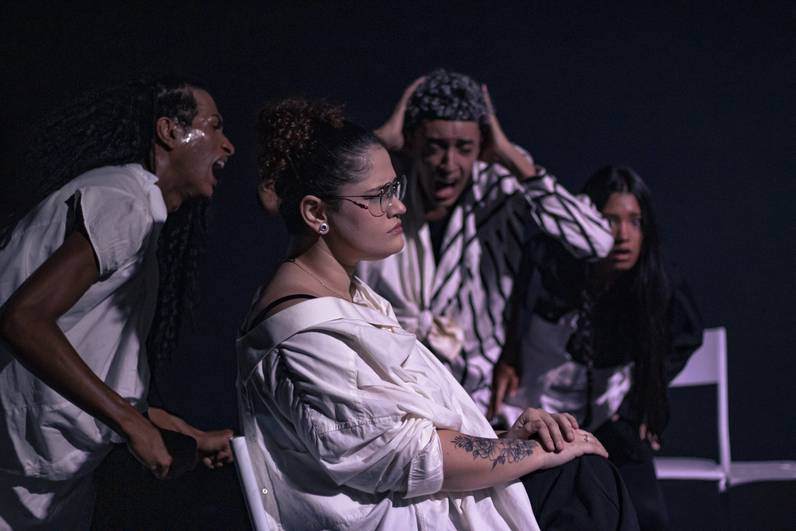 Inacabada: novo espetáculo do Entre Lugares aborda a saúde mental