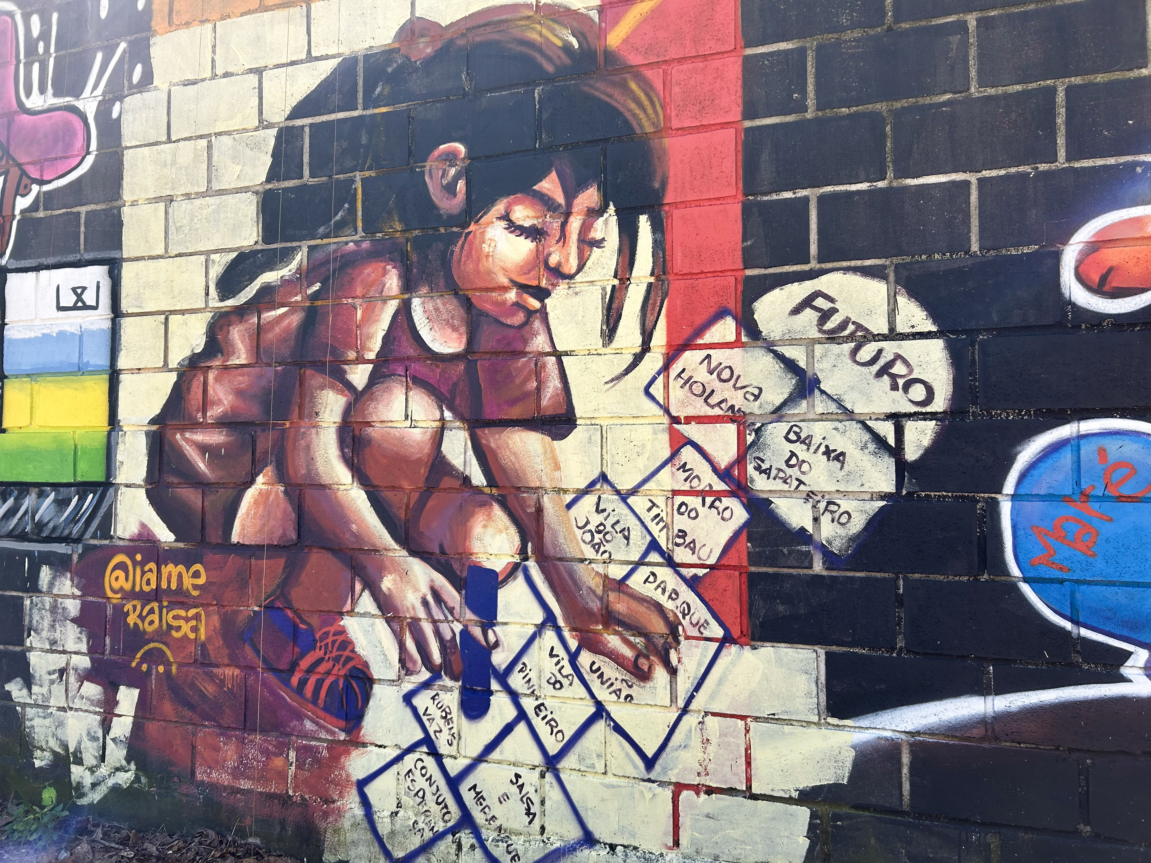 Tinta spray, traço e identidade: a arte urbana dentro da favela