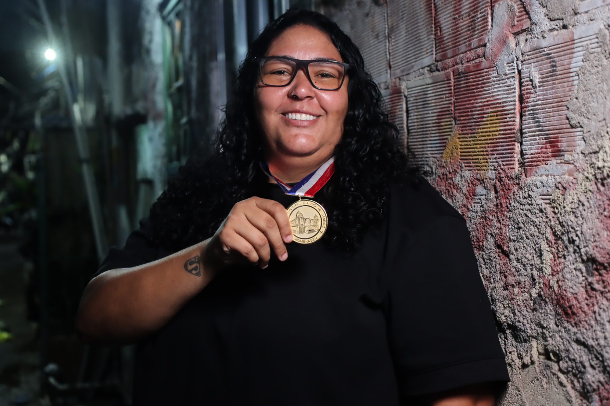 Uma trajetória que nasce na Maré: Kamila Camillo recebe Medalha Pedro Ernesto